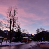 Megèver-Platz am Morgen